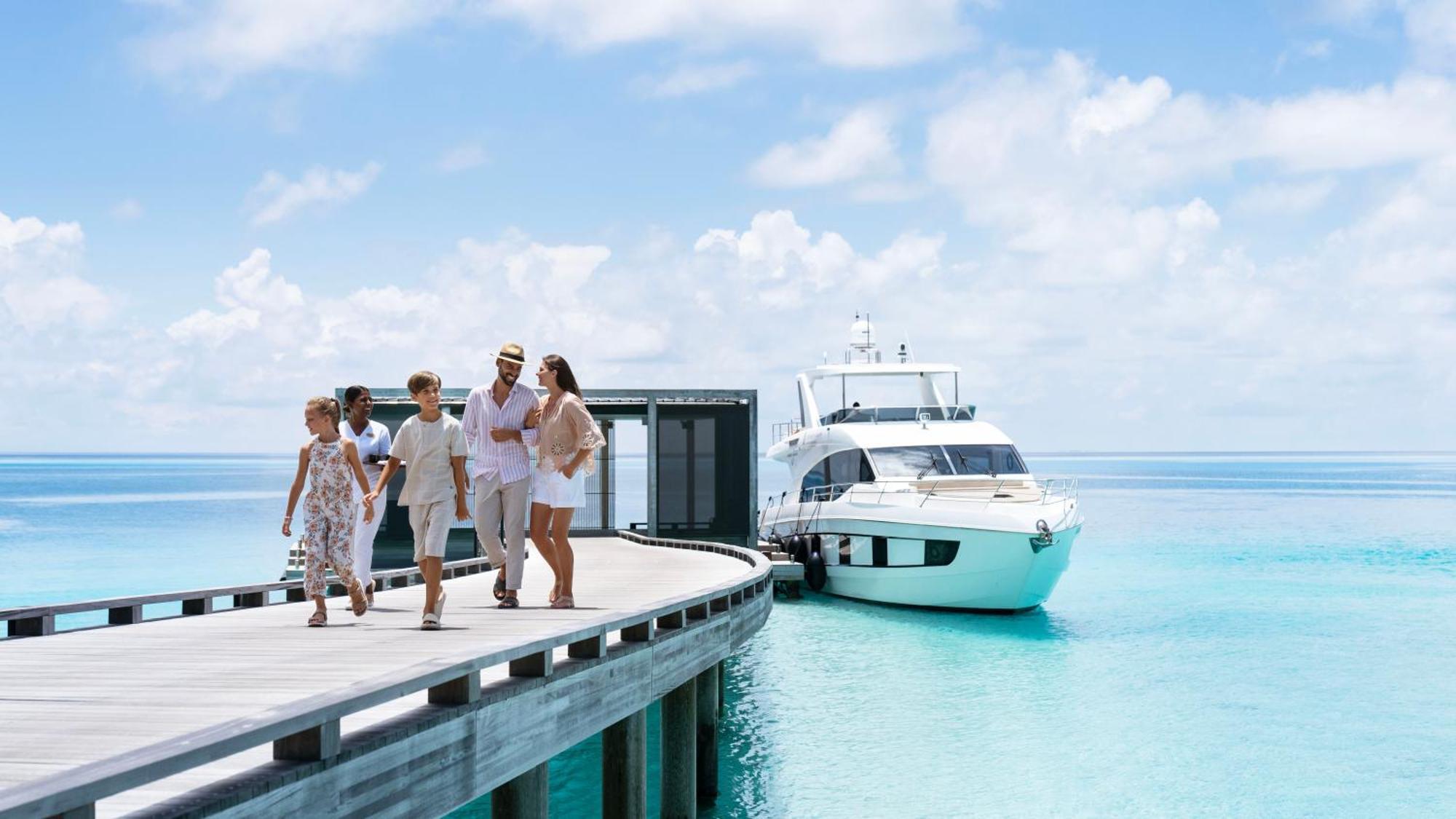 The Ritz-Carlton Maldives, Fari Islands Hotell Gaafaru Exteriör bild