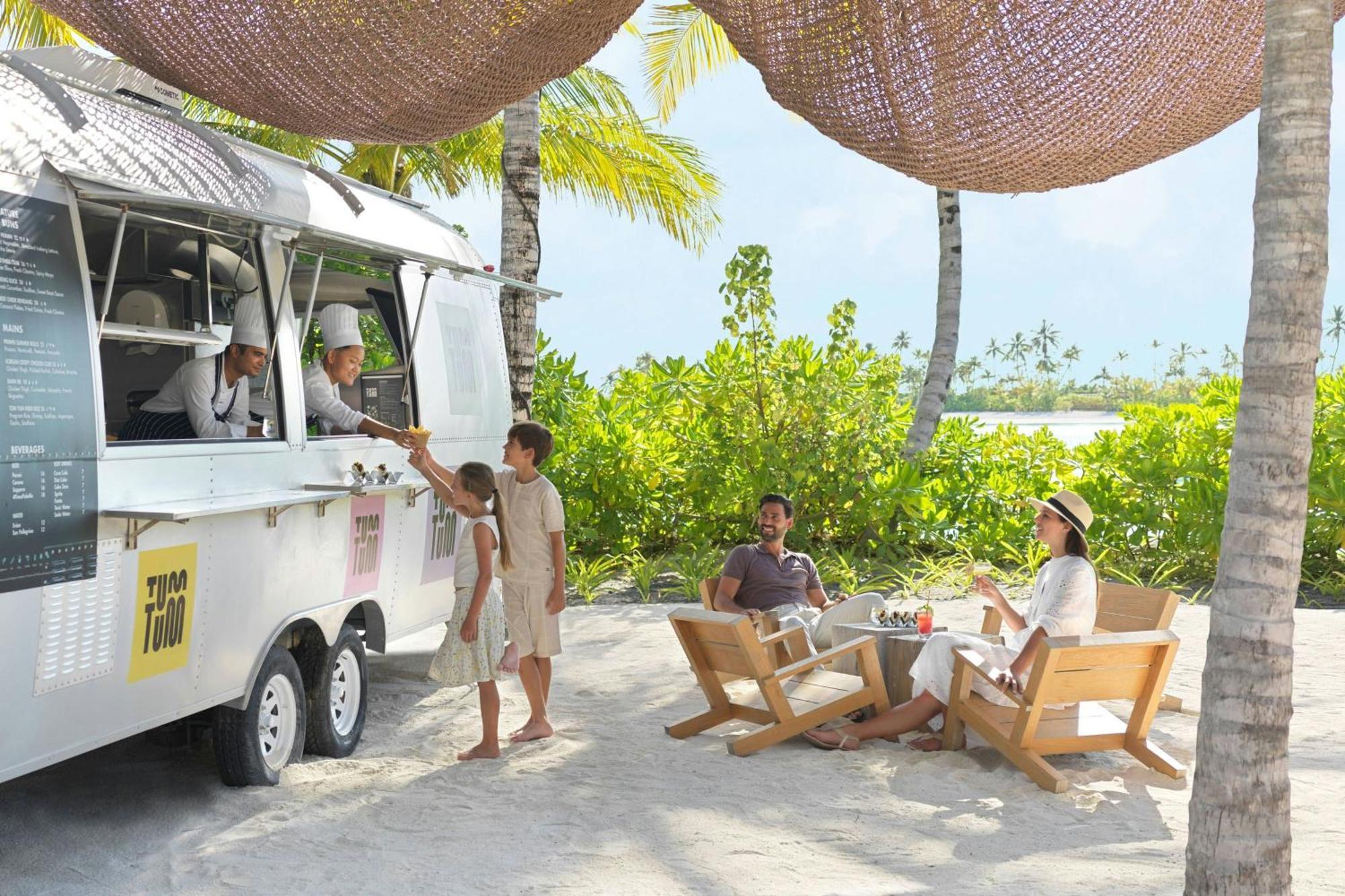 The Ritz-Carlton Maldives, Fari Islands Hotell Gaafaru Exteriör bild